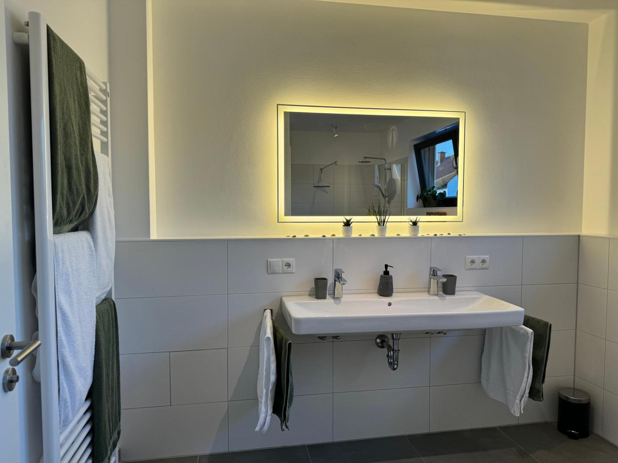 Moderne Ferienwohnung Mit Terrasse, Grill & Privatparkplatz Venningen Zewnętrze zdjęcie