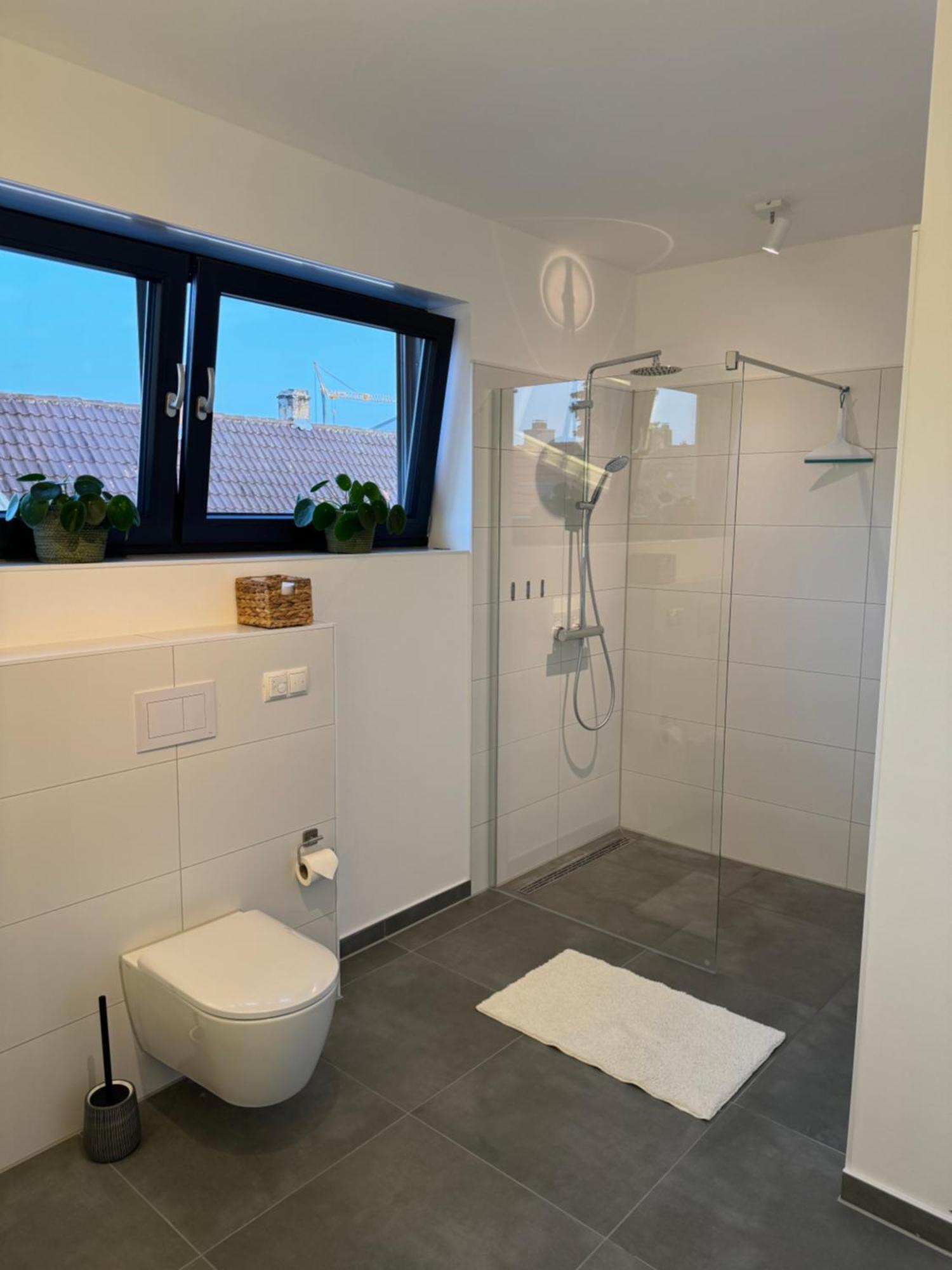 Moderne Ferienwohnung Mit Terrasse, Grill & Privatparkplatz Venningen Zewnętrze zdjęcie